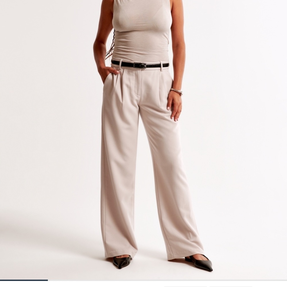 Abercrombie & Fitch Curve Love Sloane Wide-Leg Low Rise Pant Short